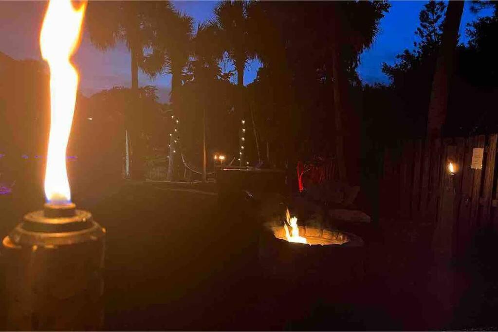 Вилла Poolside Cocoa Oasis W/ Tiki Bar! Frontenac Экстерьер фото